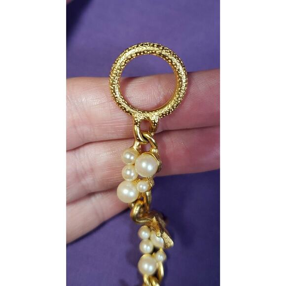 Yellow Gold Plated Starfish and Faux Pearl Cluster Bracelet, Toggle Clasp, 8" - Picture 13 of 16